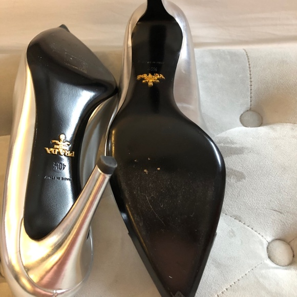 PRADA SILVER AND BLACK LIKE NEW - Picture 3 of 5